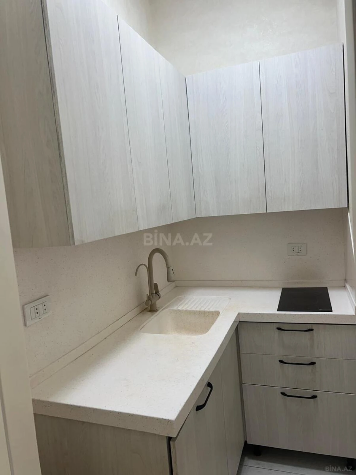 Satılır 2 otaqlı mənzil 107.2 m²
