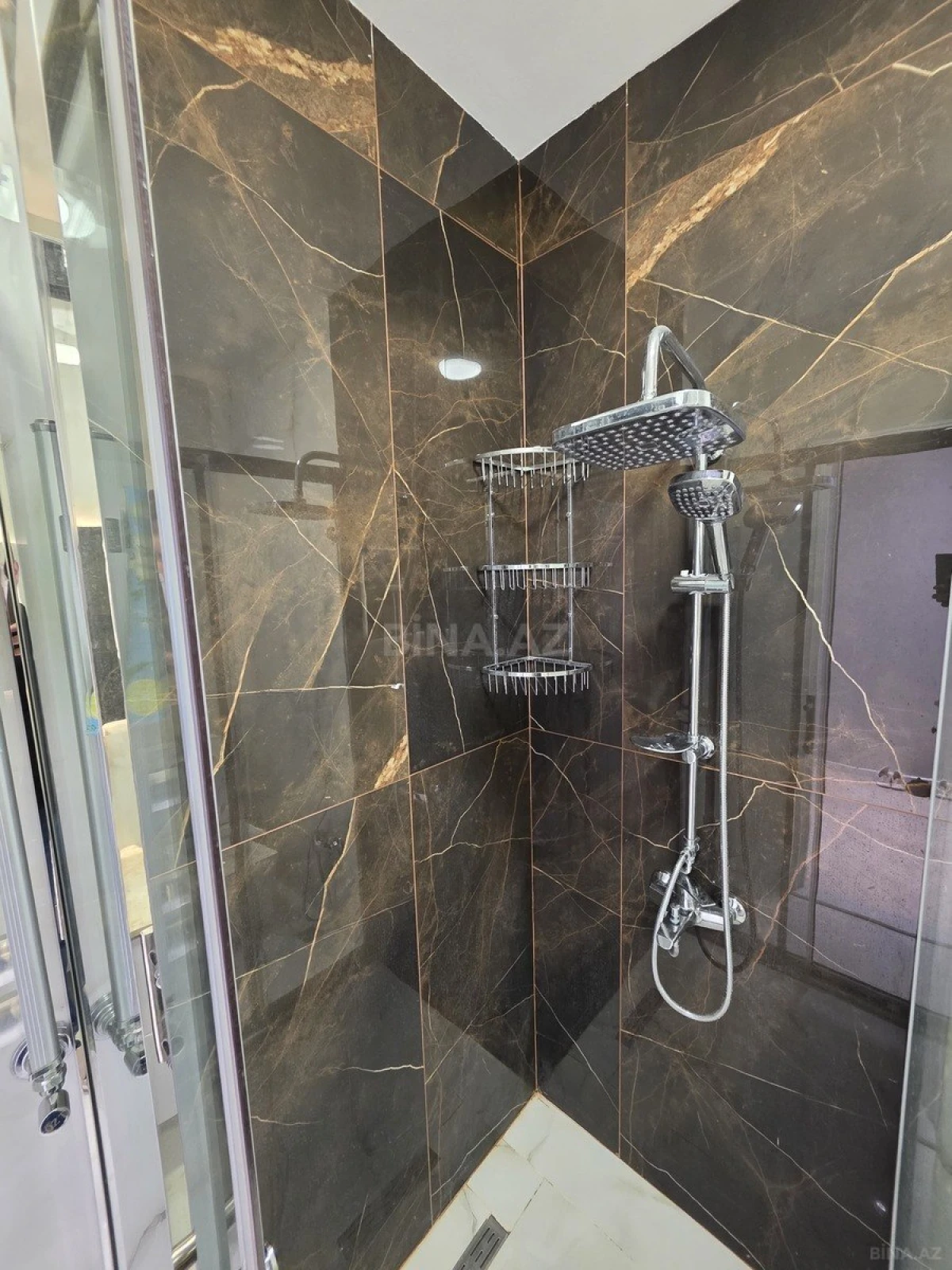 Kirayə verilir 2 otaqlı mənzil 65 m²