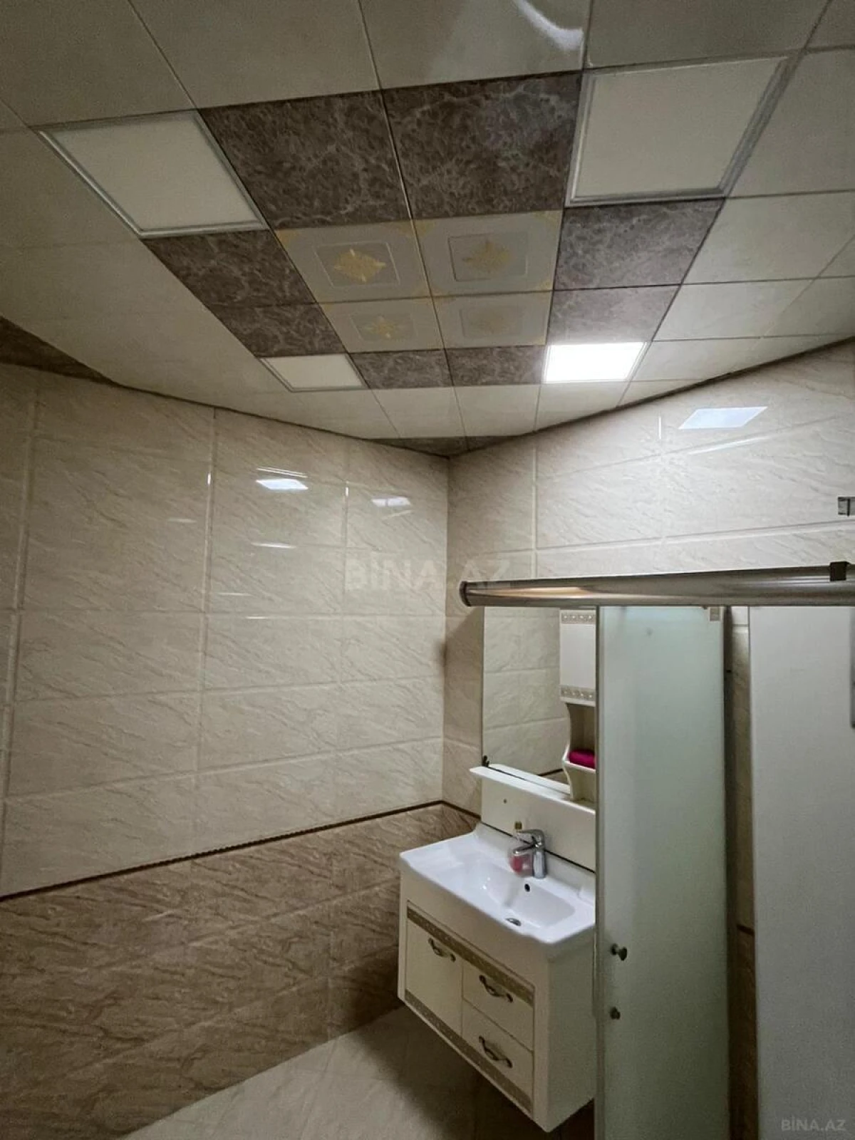 Kirayə verilir 3 otaqlı mənzil 135 m²