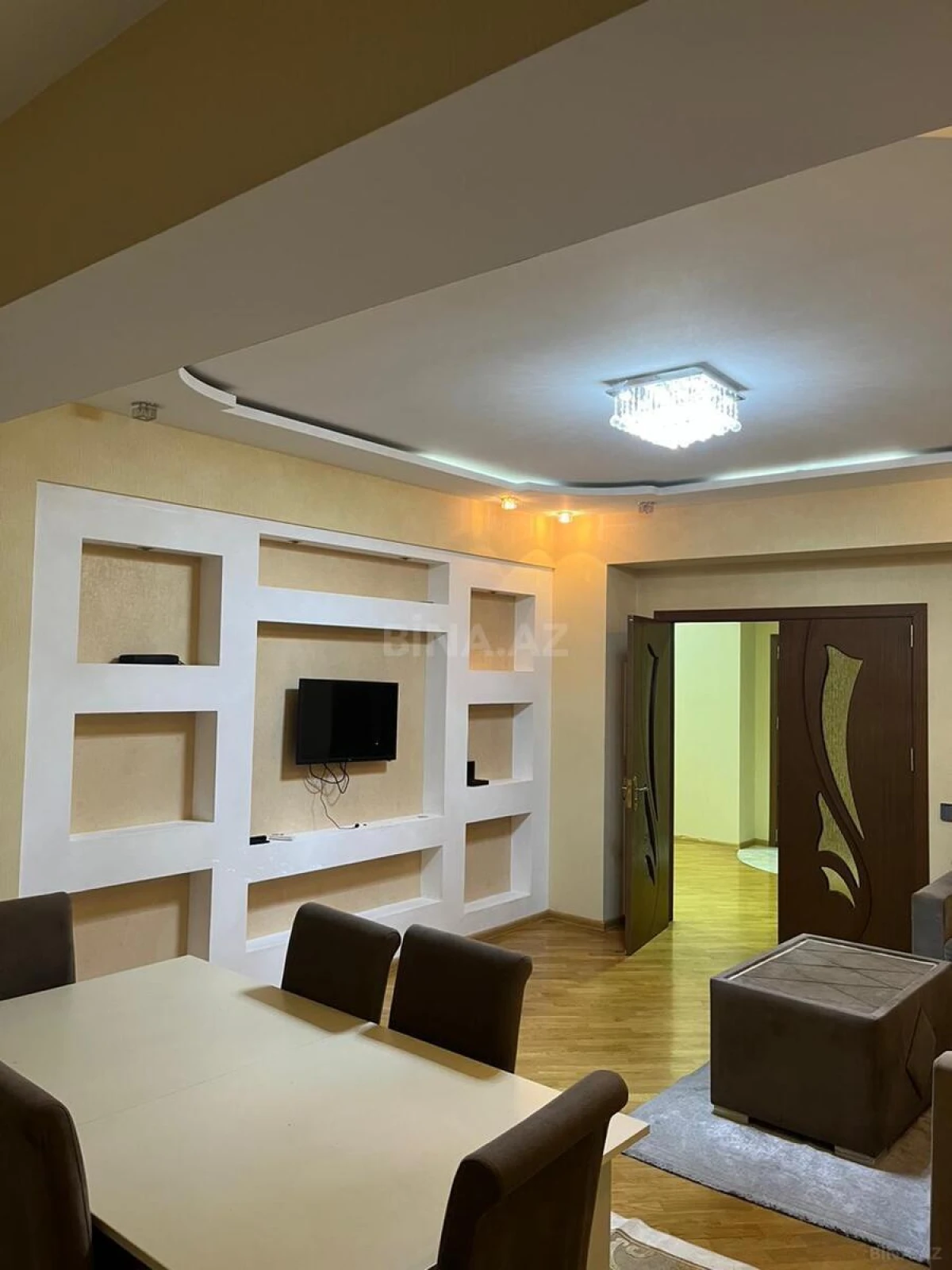 Kirayə verilir 3 otaqlı mənzil 135 m²