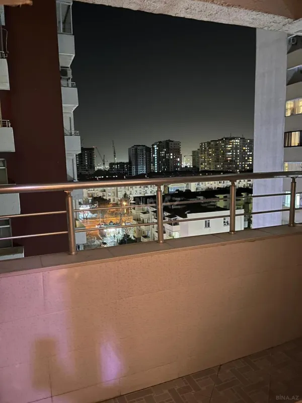 Kirayə verilir 3 otaqlı mənzil 135 m²