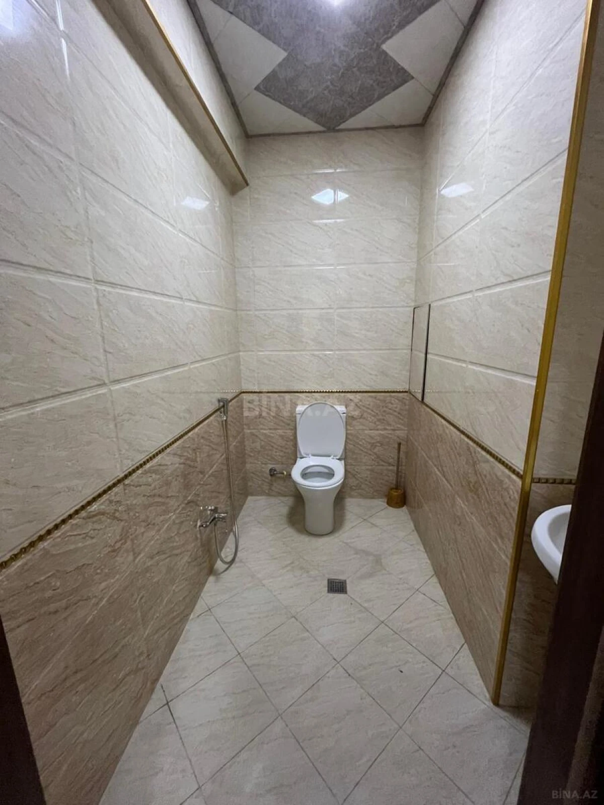 Kirayə verilir 3 otaqlı mənzil 135 m²