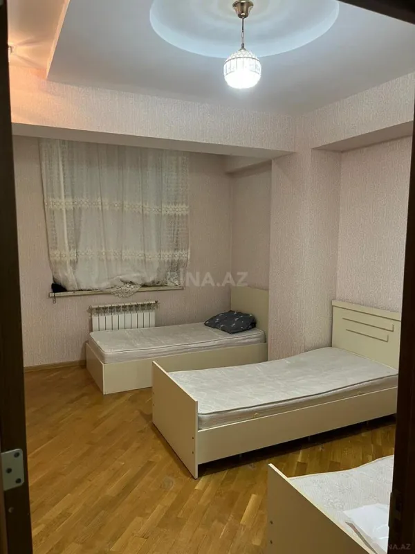 Kirayə verilir 3 otaqlı mənzil 135 m²