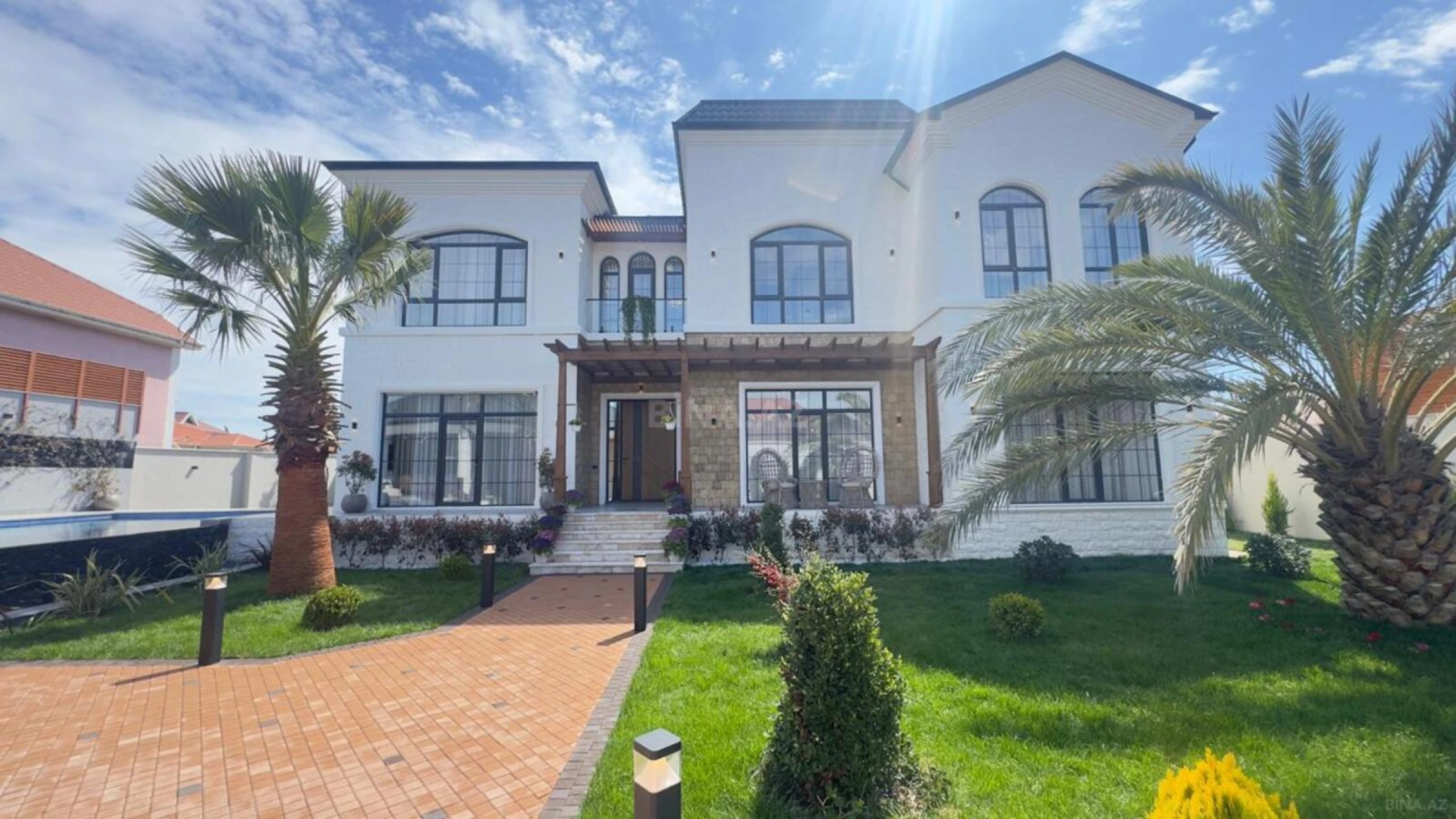 Satılır 6 otaqlı həyət evi 500 m²