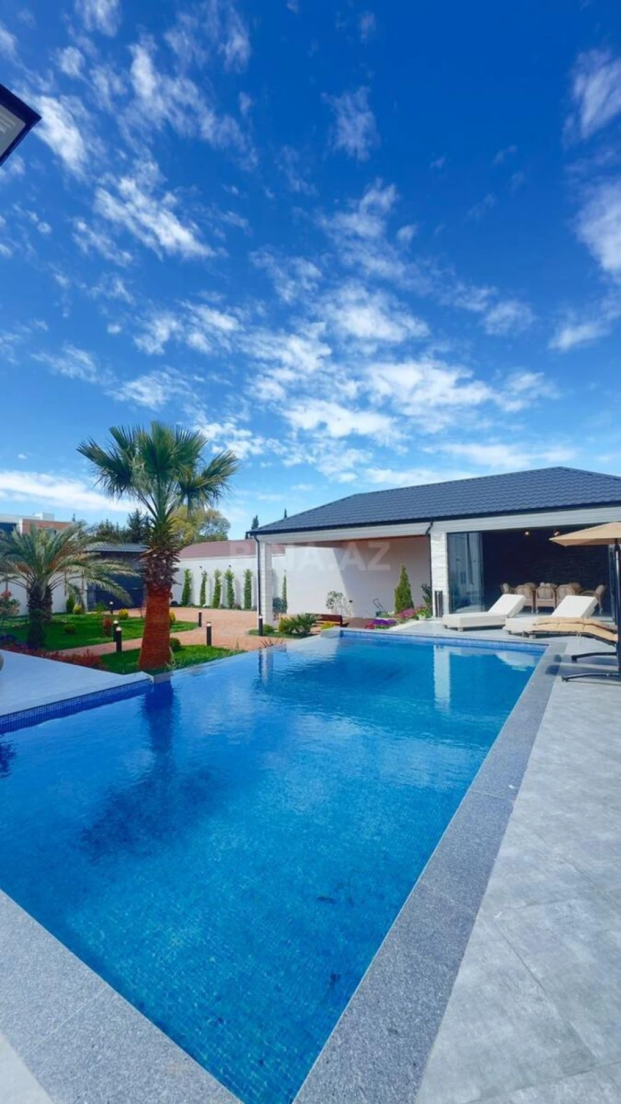 Satılır 6 otaqlı həyət evi 500 m²