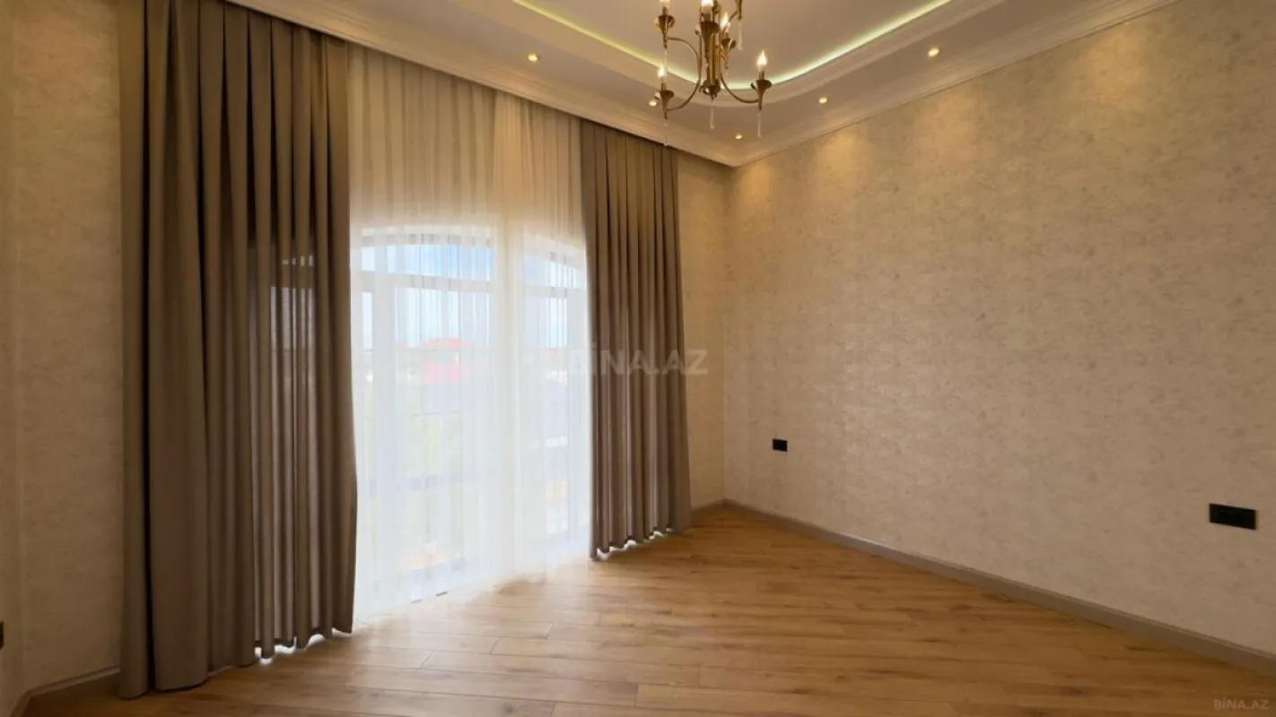 Satılır 6 otaqlı həyət evi 500 m²