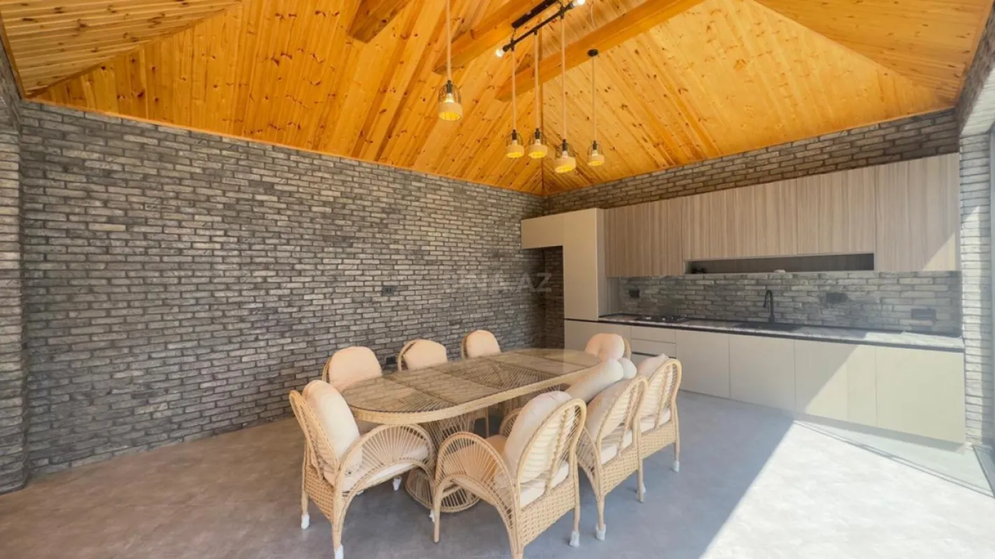 Satılır 6 otaqlı həyət evi 500 m²