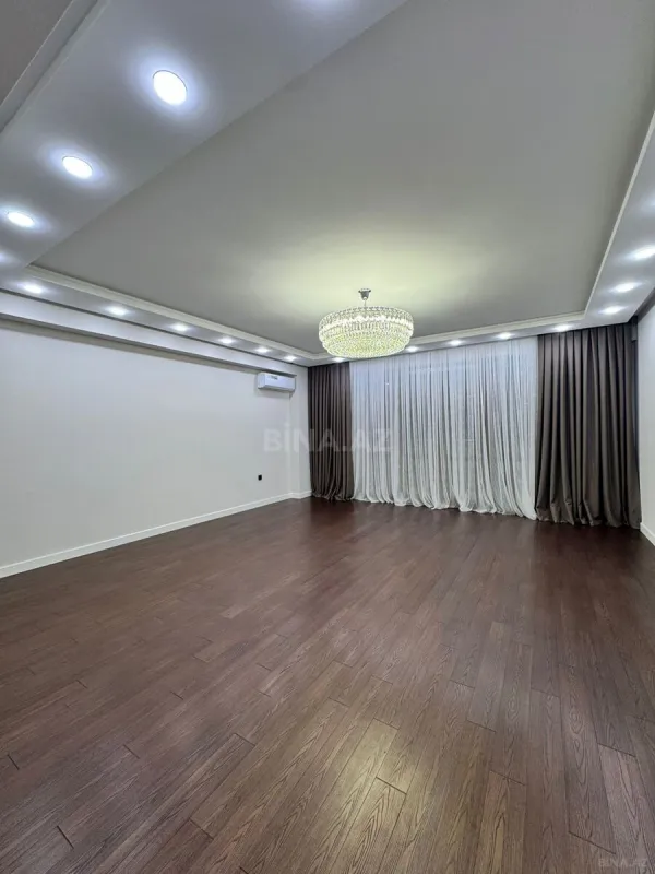 Satılır 4 otaqlı mənzil 165 m²