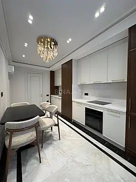 Satılır 4 otaqlı mənzil 165 m²