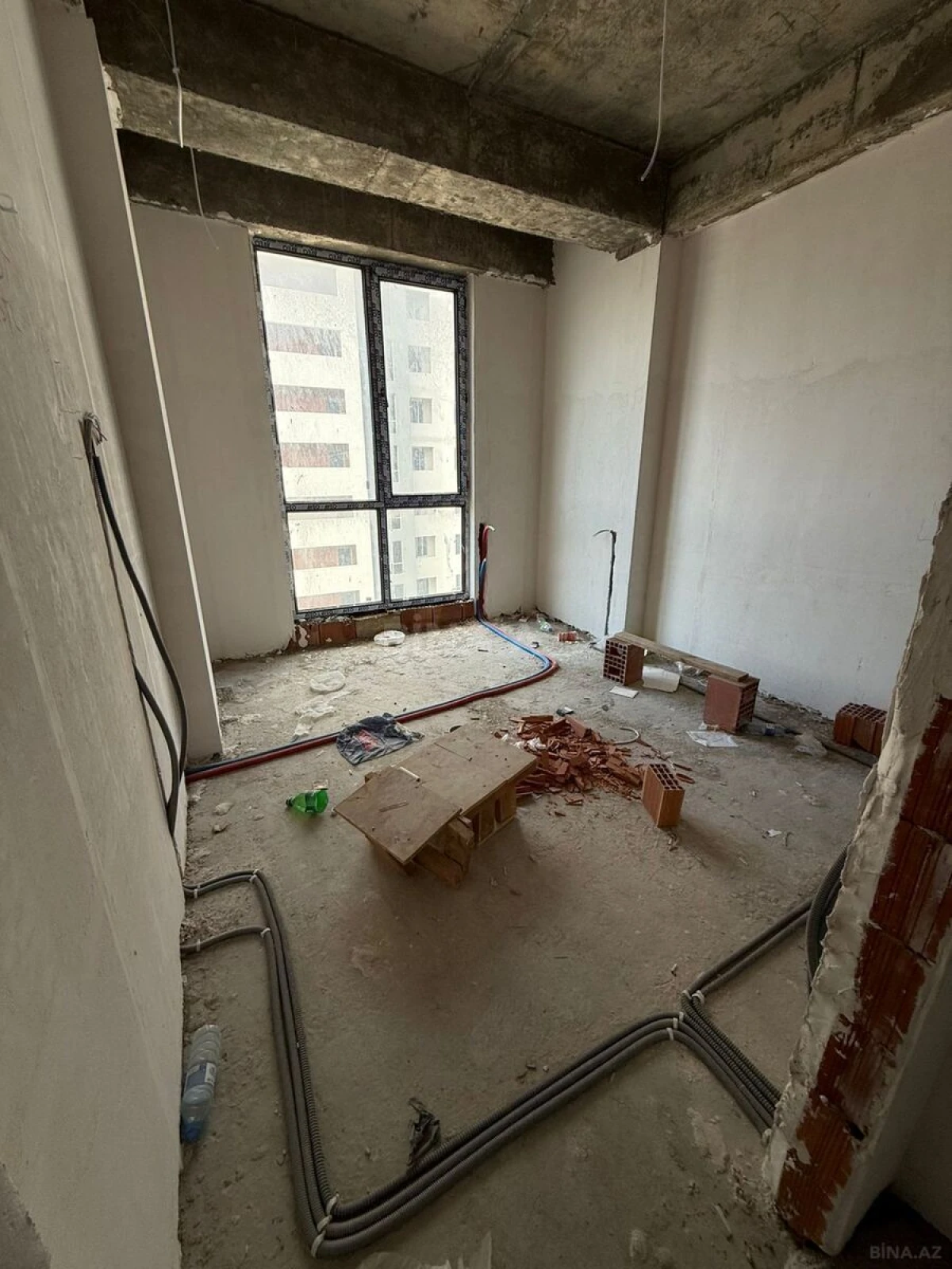 Satılır 3 otaqlı mənzil 87 m²