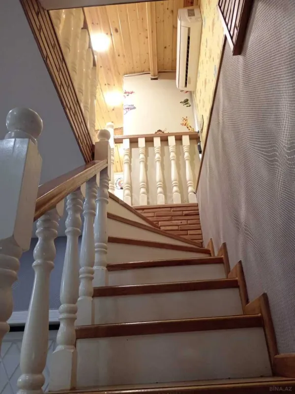 Satılır 3 otaqlı mənzil 130 m²