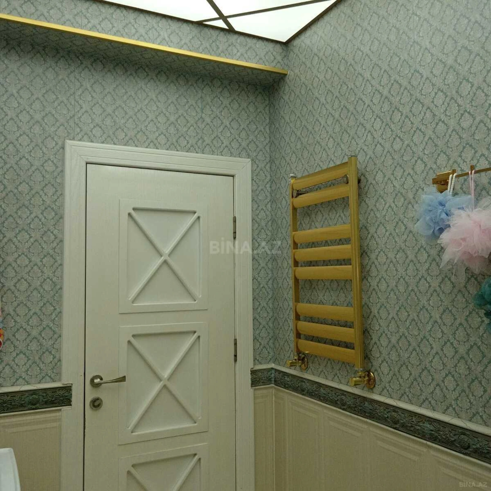 Satılır 3 otaqlı mənzil 130 m²