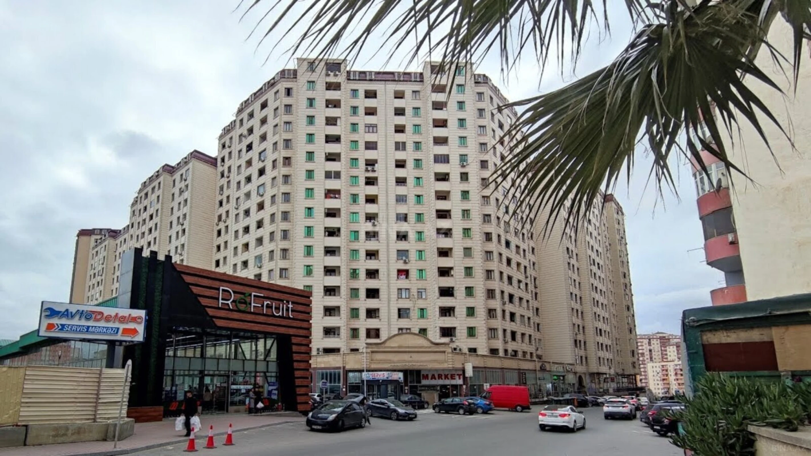 Satılır 3 otaqlı mənzil 130 m²