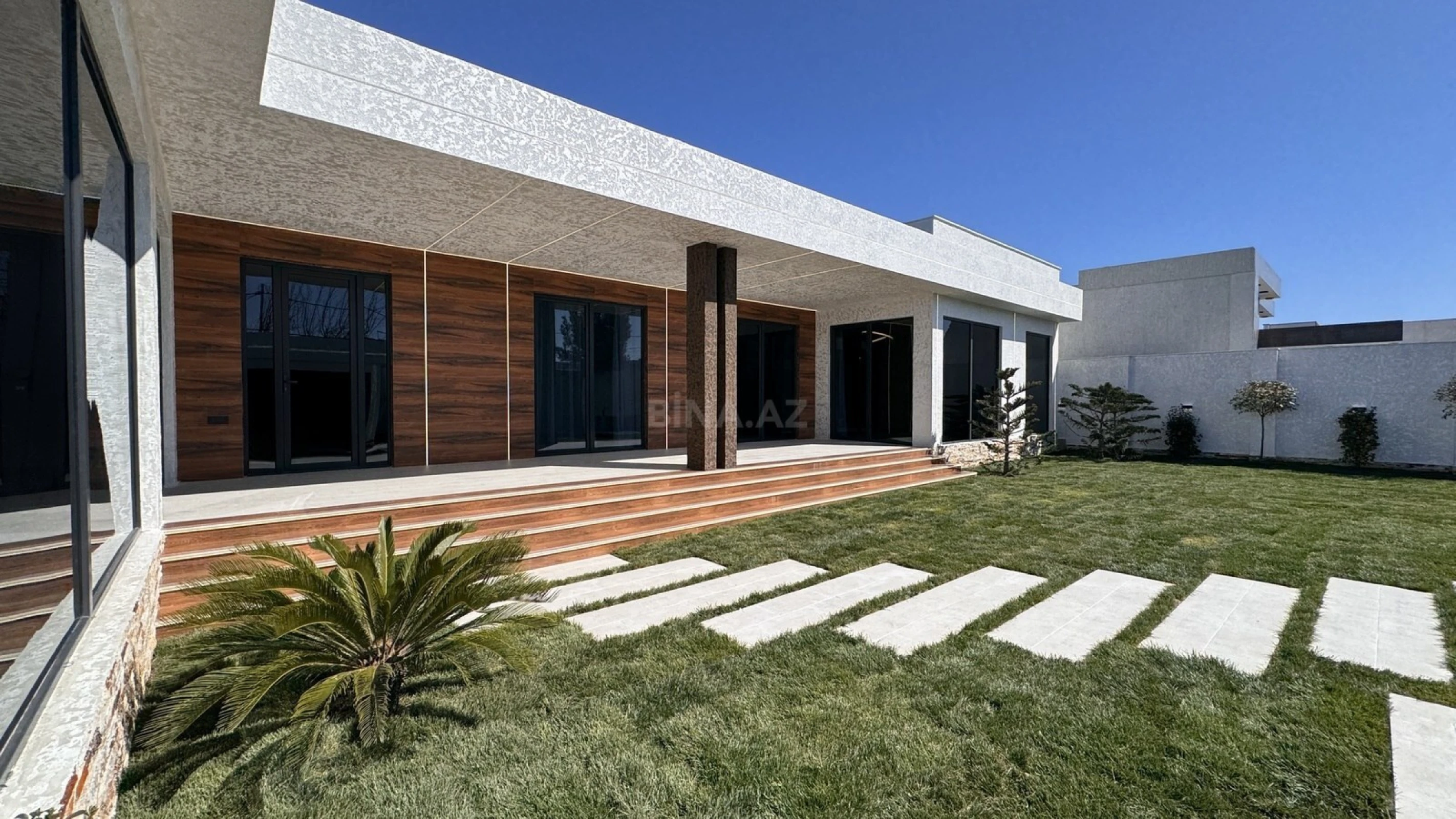 Satılır 5 otaqlı həyət evi 250 m²