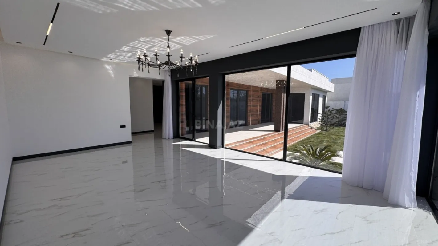 Satılır 5 otaqlı həyət evi 250 m²