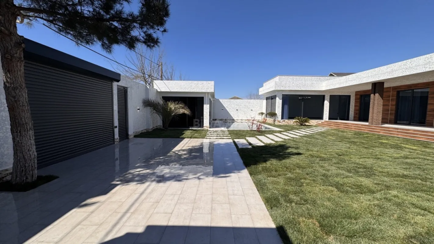 Satılır 5 otaqlı həyət evi 250 m²