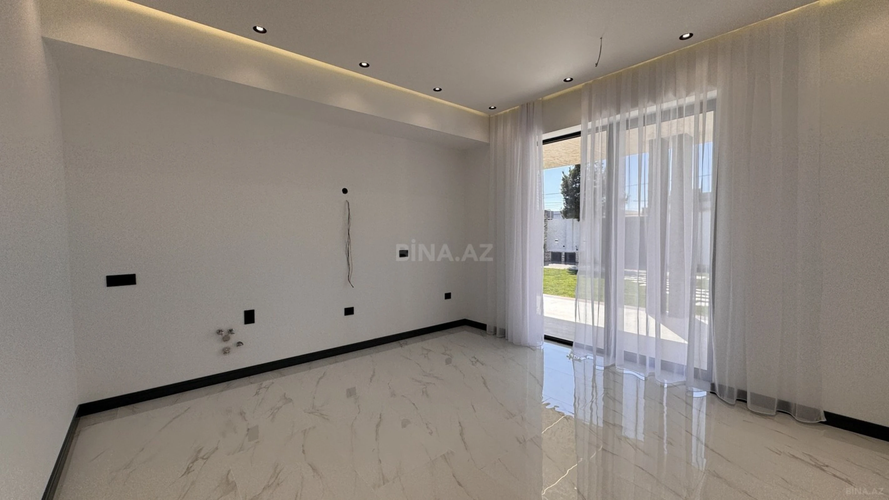Satılır 5 otaqlı həyət evi 250 m²