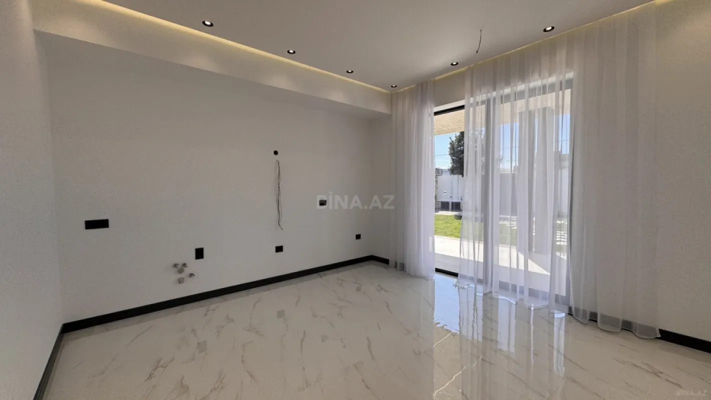 Satılır 5 otaqlı həyət evi 250 m²