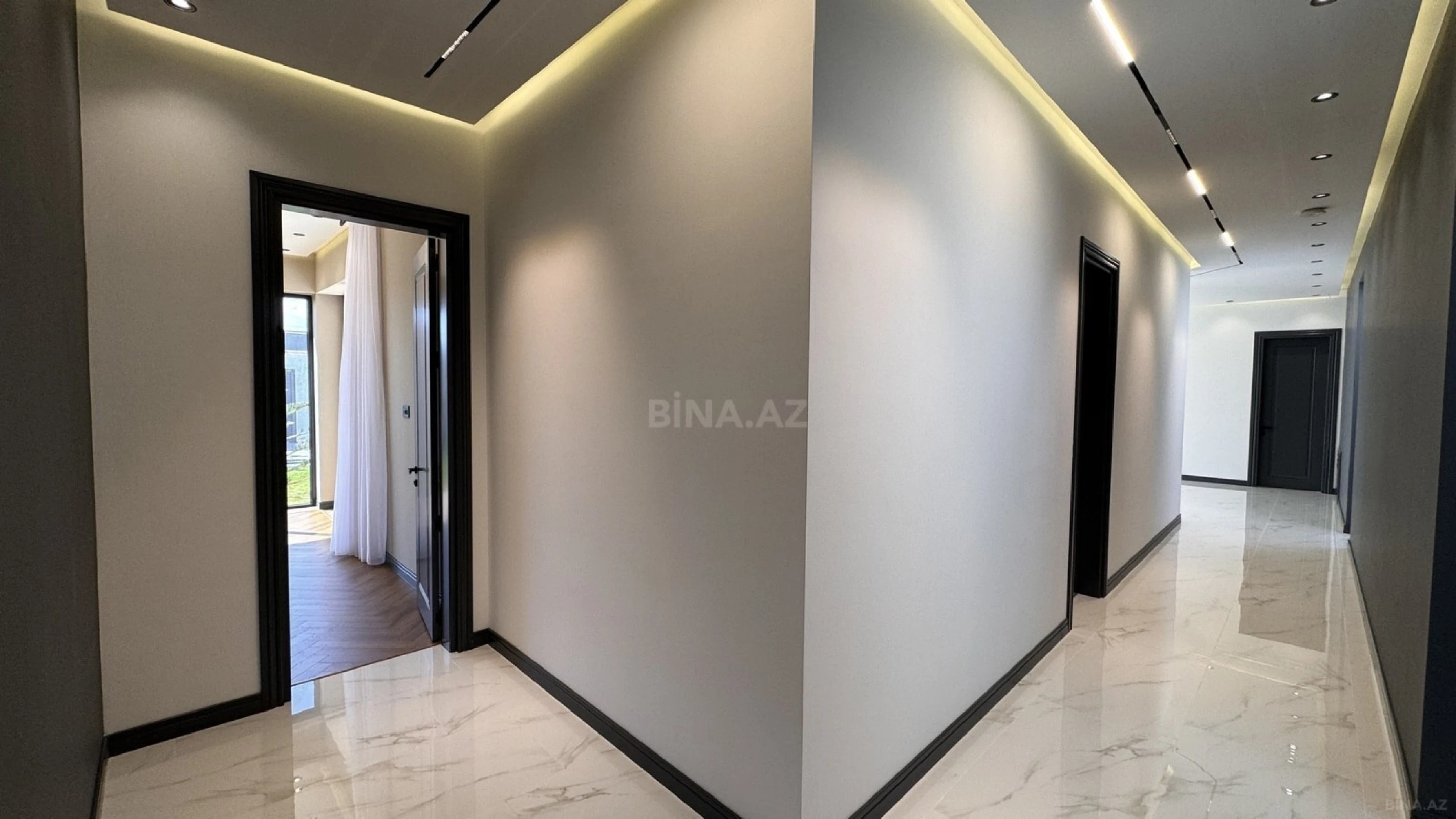 Satılır 5 otaqlı həyət evi 250 m²