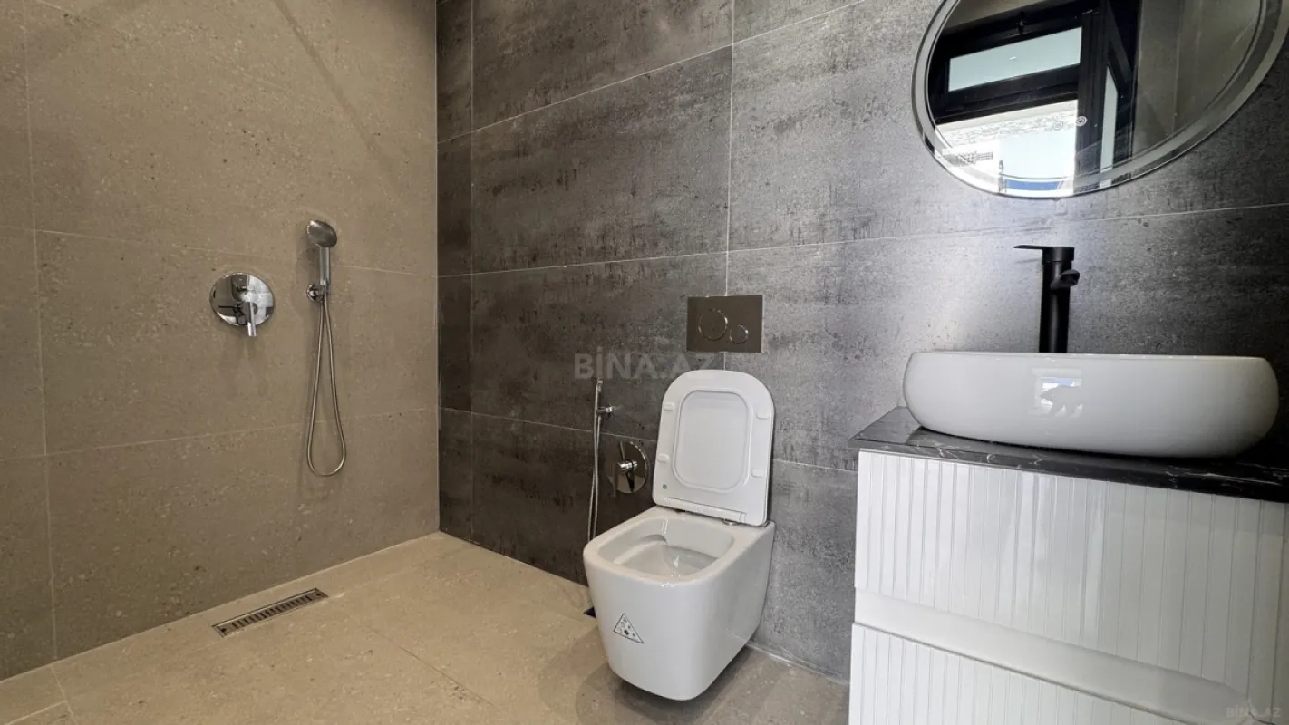 Satılır 5 otaqlı həyət evi 250 m²