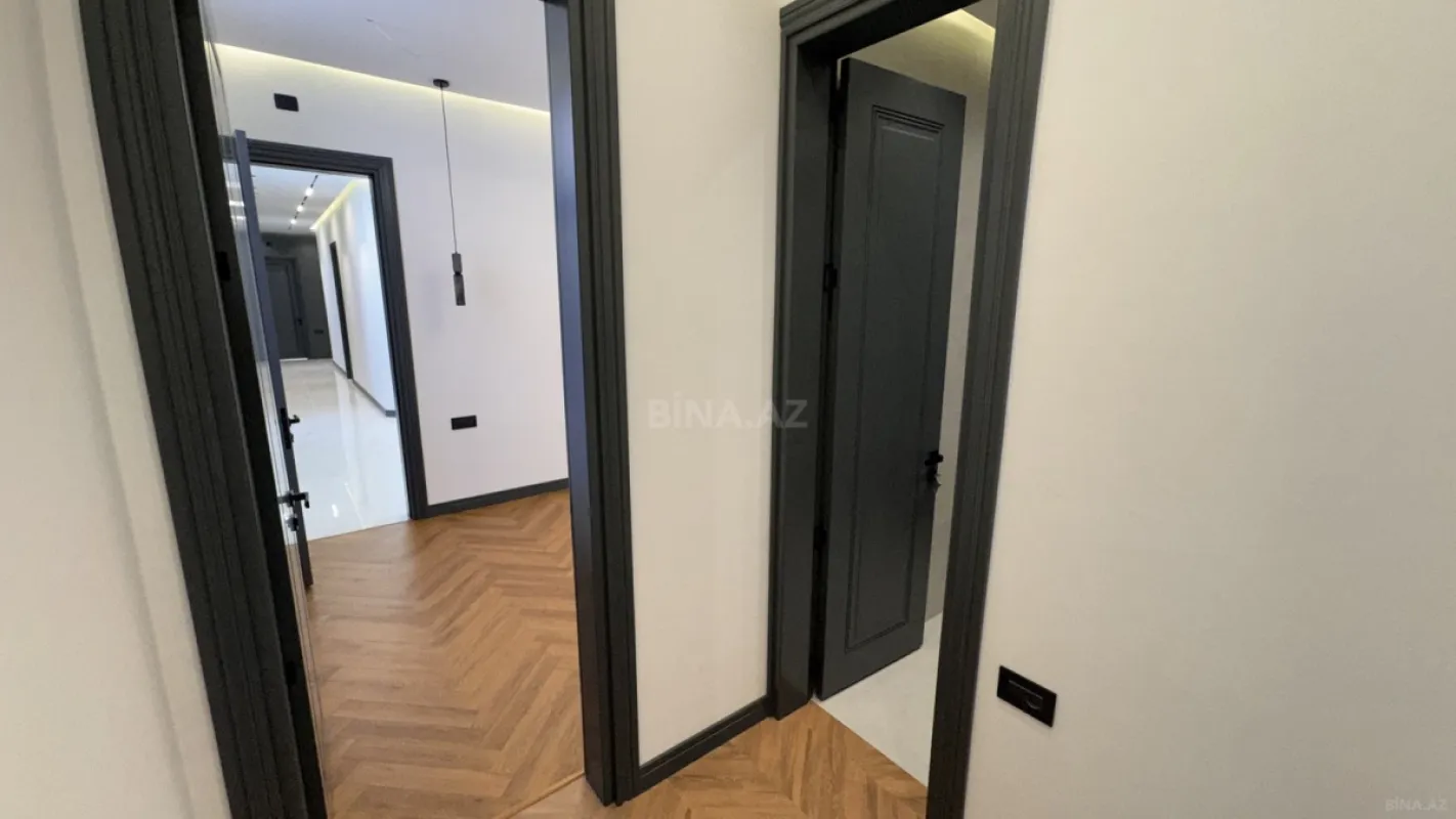 Satılır 5 otaqlı həyət evi 250 m²
