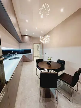Kirayə verilir 3 otaqlı mənzil 120 m²