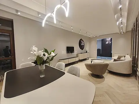 Kirayə verilir 3 otaqlı mənzil 120 m²