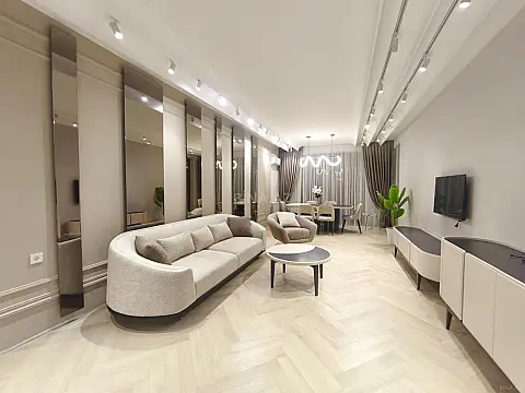 Kirayə verilir 3 otaqlı mənzil 120 m²