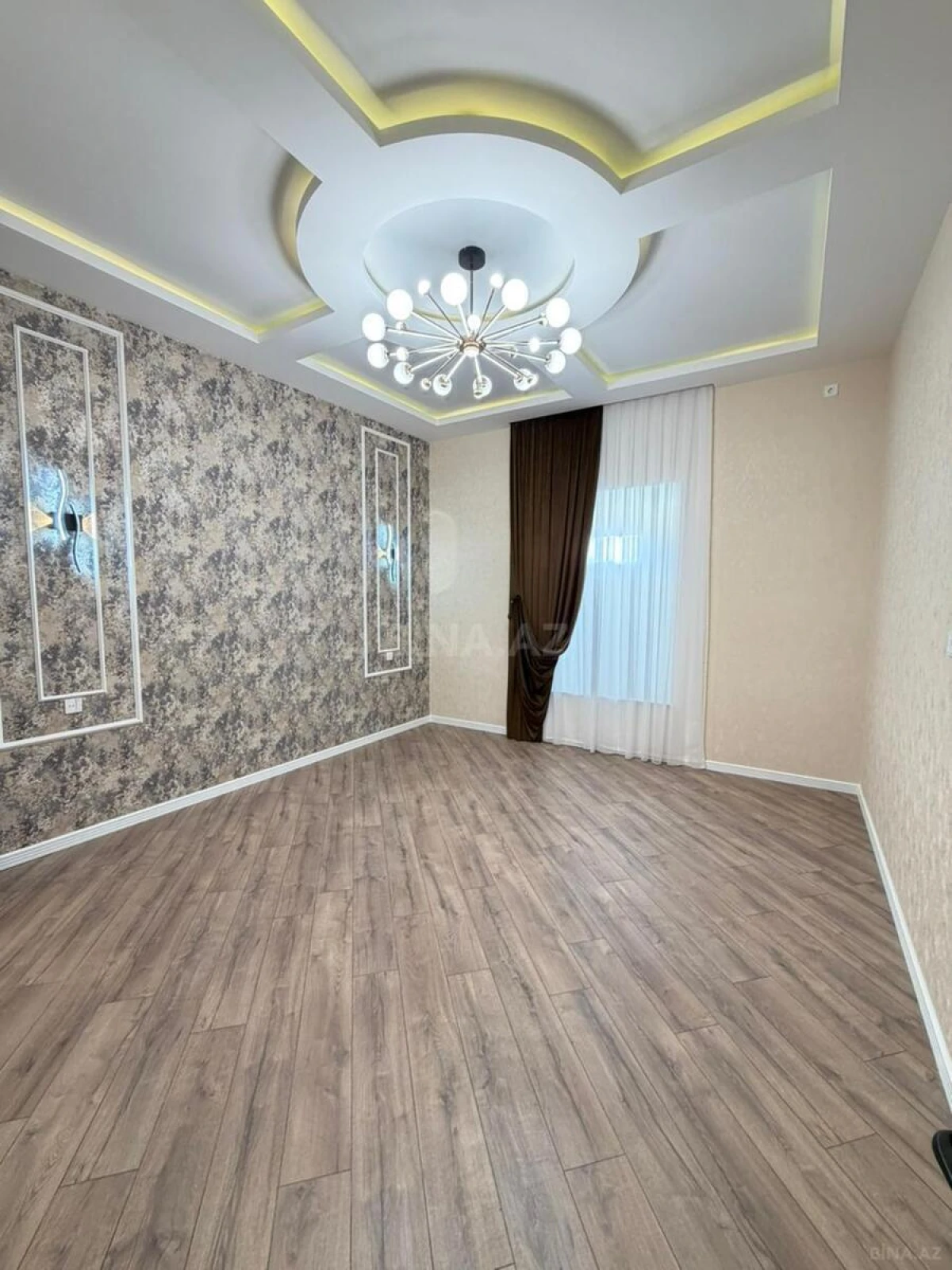 Satılır 5 otaqlı həyət evi 240 m²