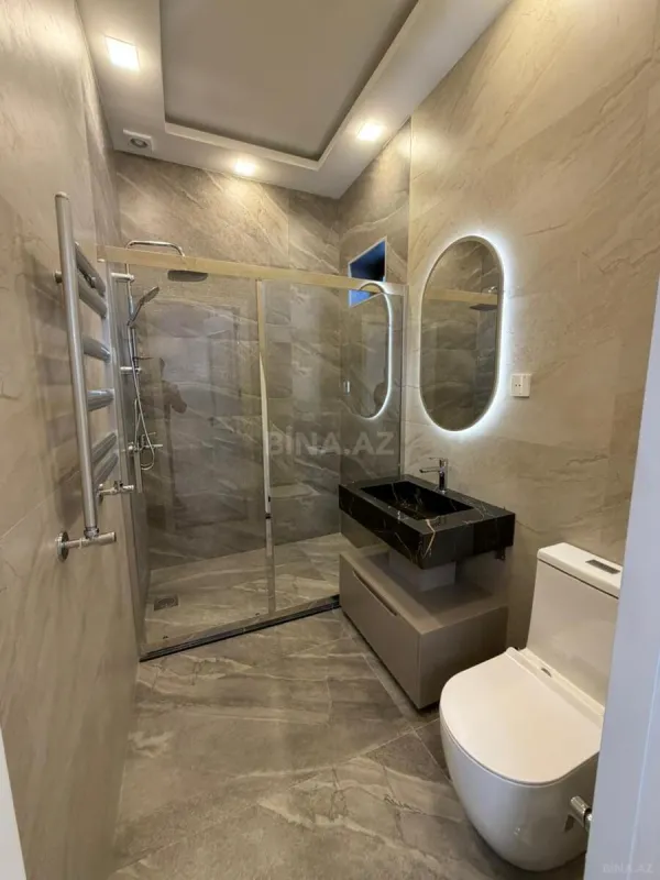 Satılır 5 otaqlı həyət evi 240 m²