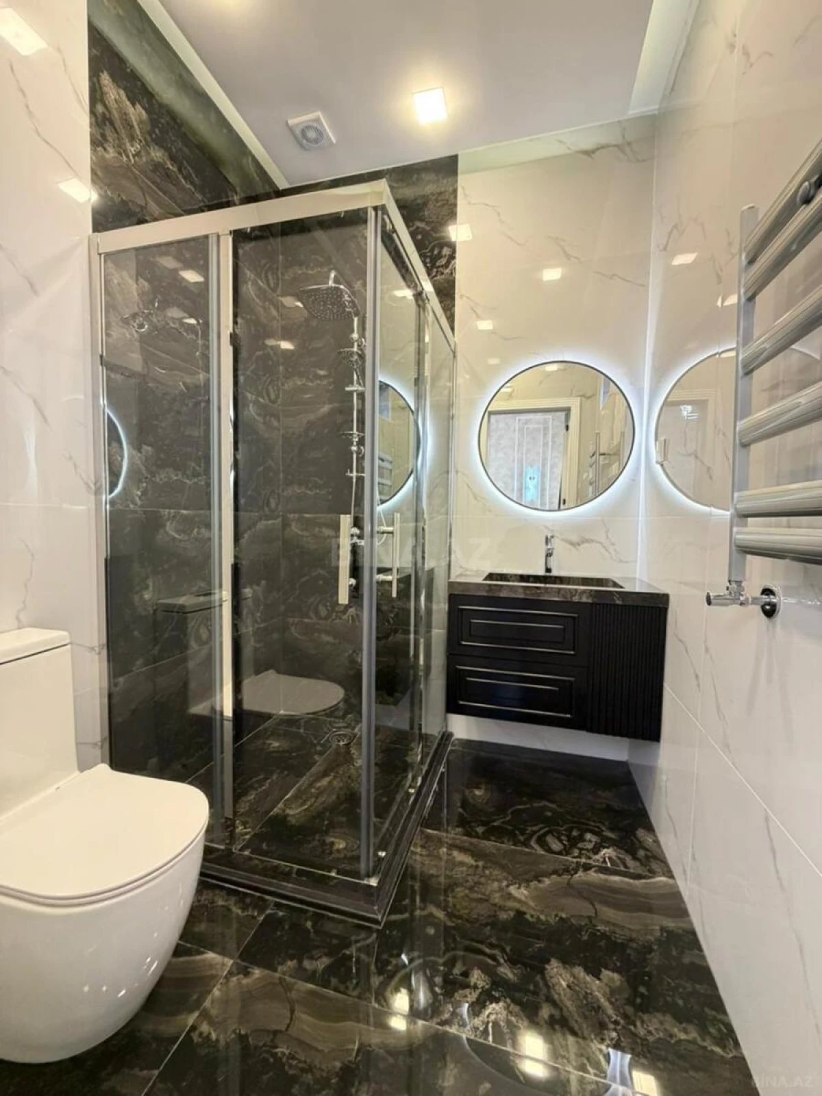 Satılır 5 otaqlı həyət evi 240 m²