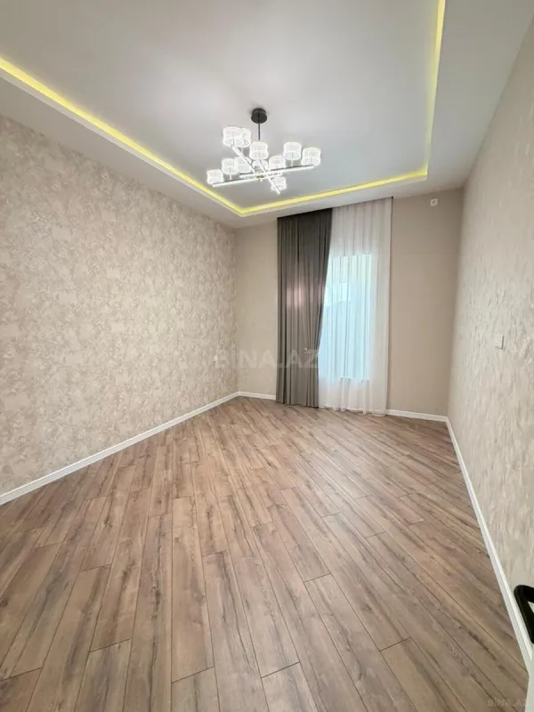 Satılır 5 otaqlı həyət evi 240 m²