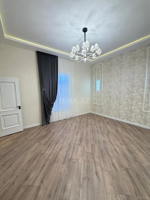 Satılır 5 otaqlı həyət evi 240 m²