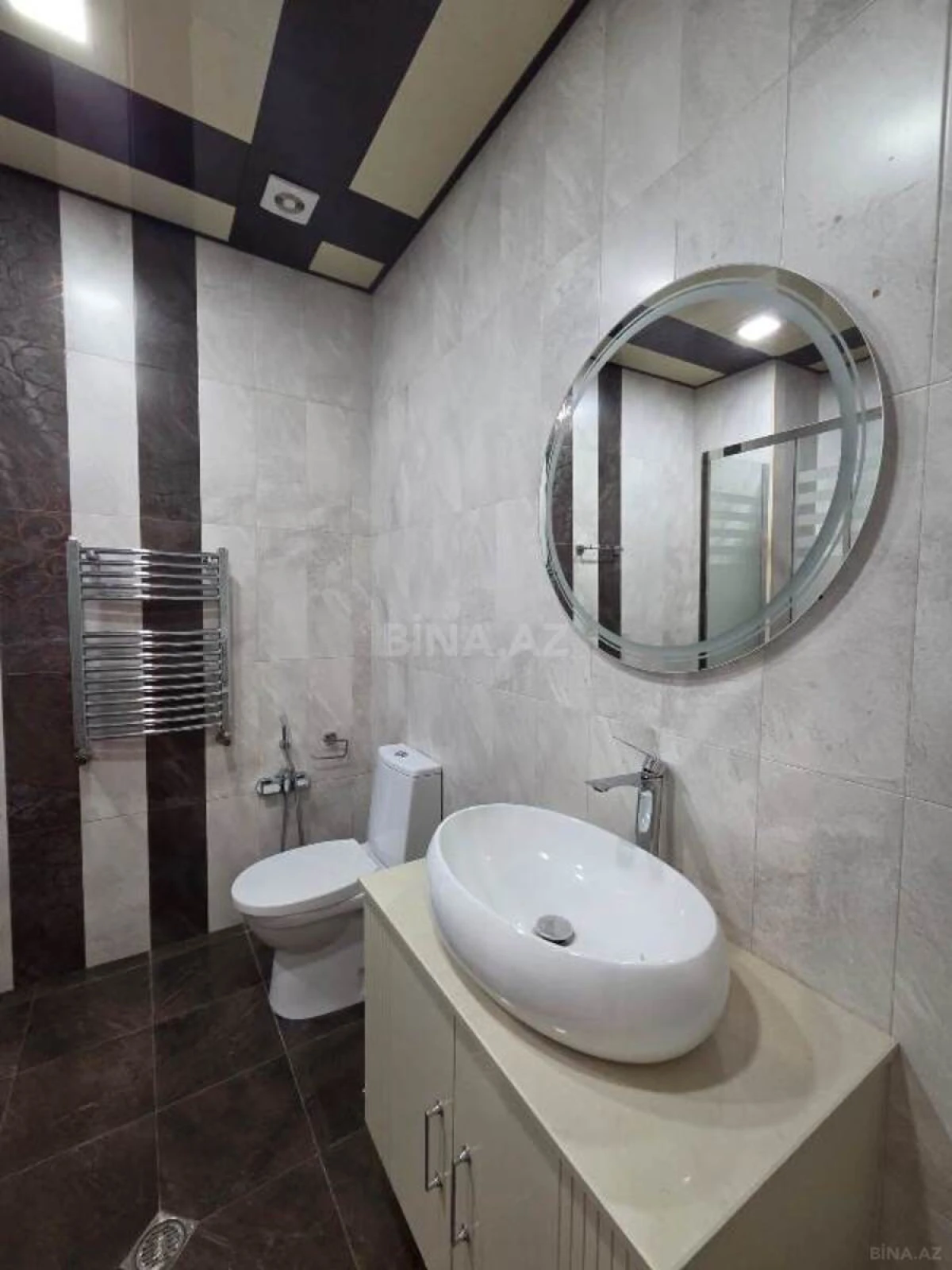 Satılır 3 otaqlı mənzil 134 m²