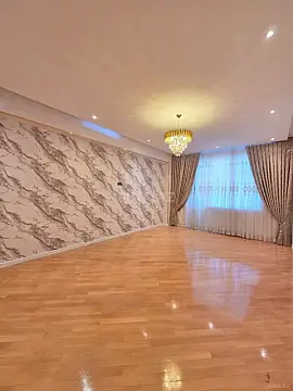 Satılır 3 otaqlı mənzil 134 m²
