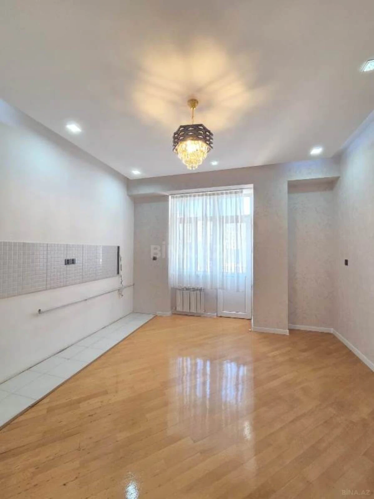 Satılır 3 otaqlı mənzil 134 m²