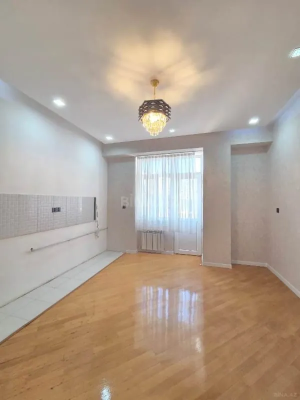 Satılır 3 otaqlı mənzil 134 m²