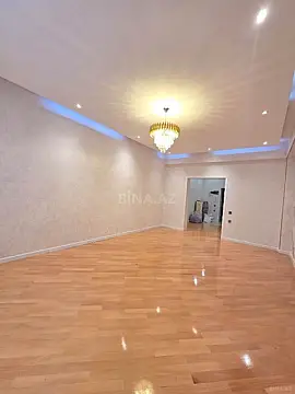 Satılır 3 otaqlı mənzil 134 m²