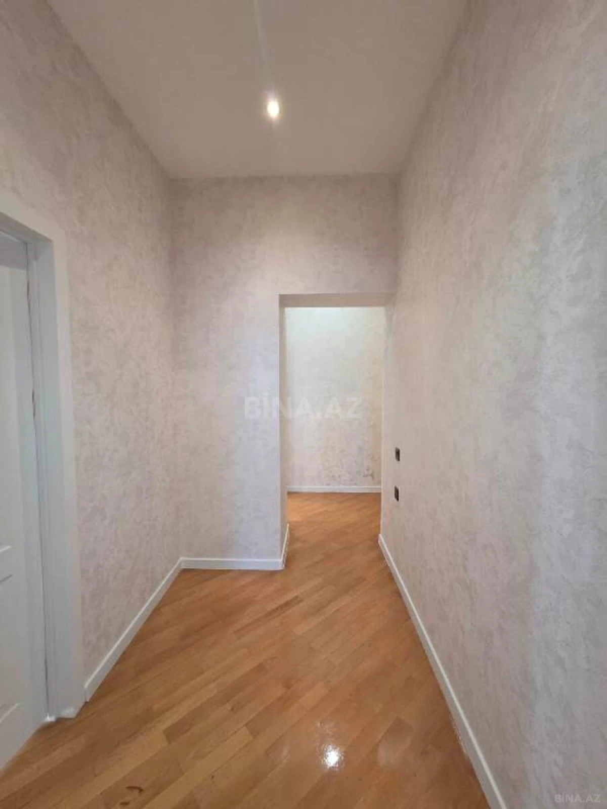 Satılır 3 otaqlı mənzil 134 m²