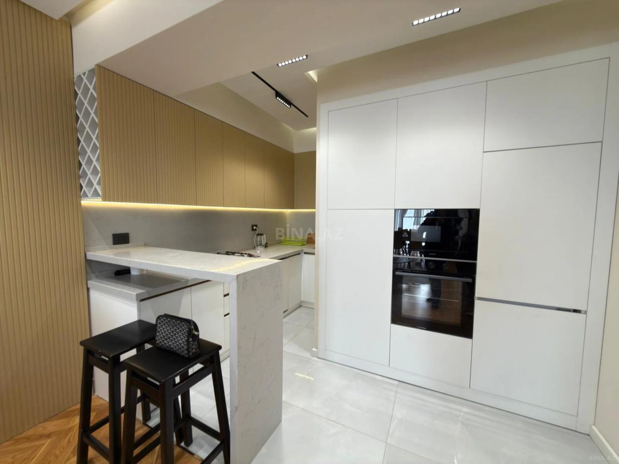 Kirayə verilir 2 otaqlı mənzil 70 m²