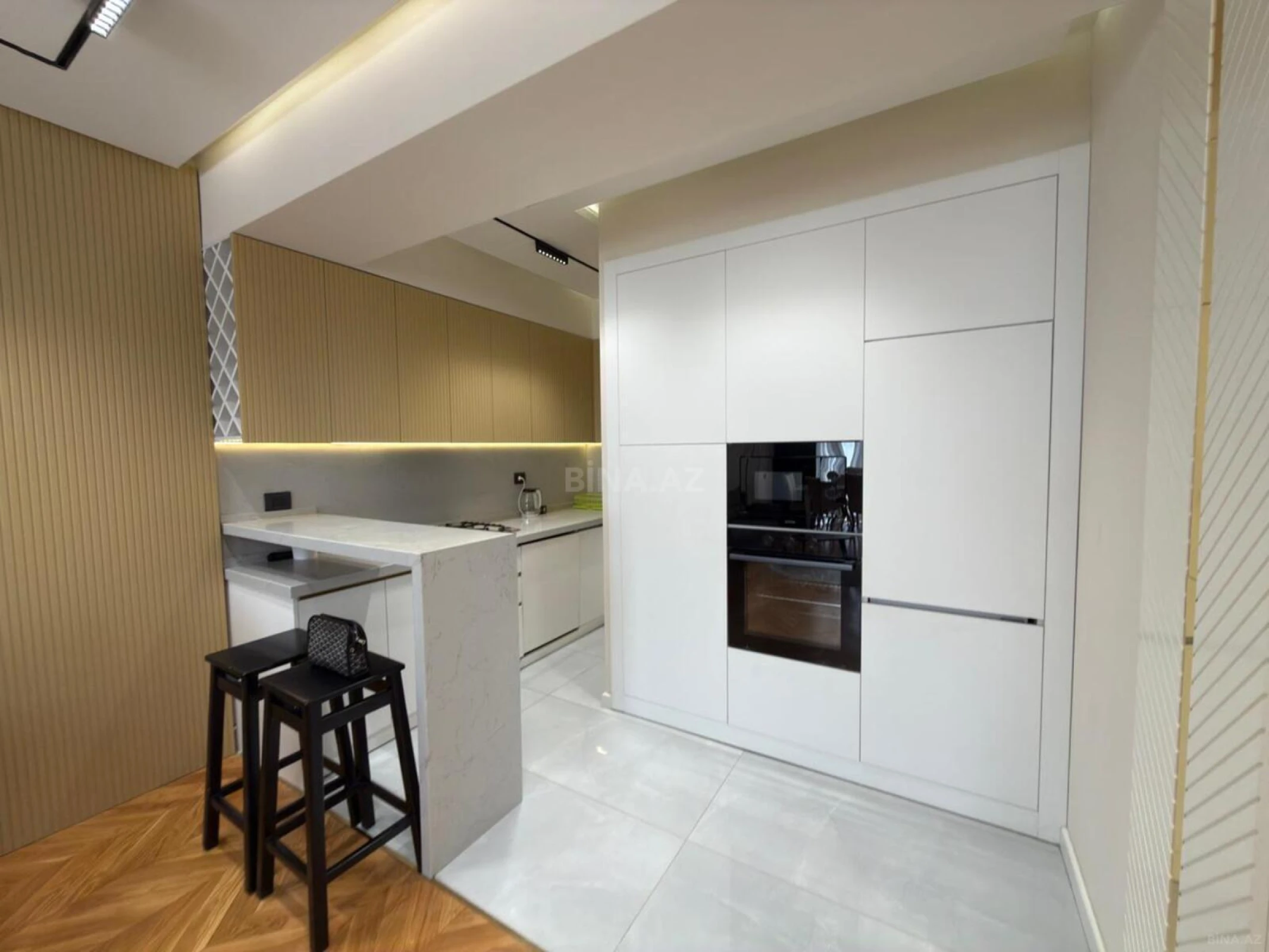 Kirayə verilir 2 otaqlı mənzil 70 m²