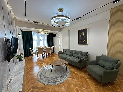 Kirayə verilir 2 otaqlı mənzil 70 m²