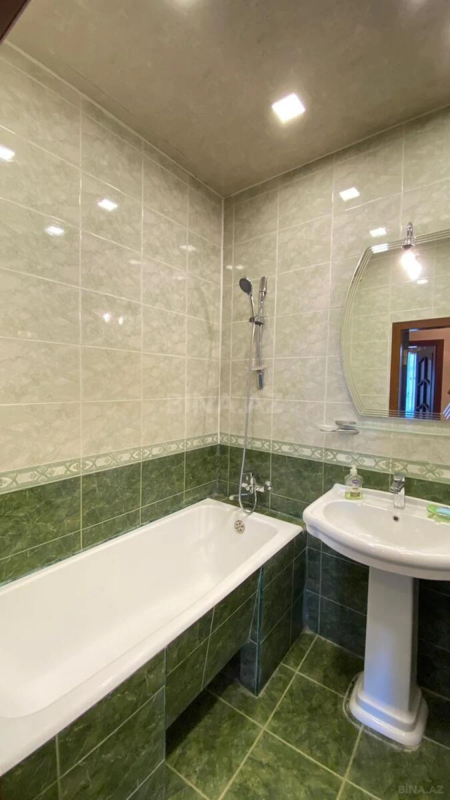 Kirayə verilir 3 otaqlı mənzil 100 m²