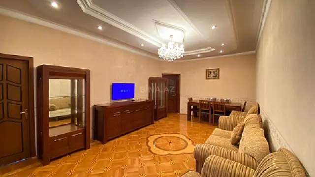 Kirayə verilir 3 otaqlı mənzil 100 m²