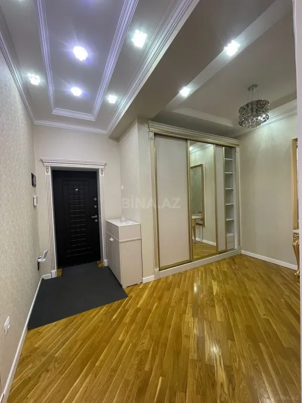 Kirayə verilir 2 otaqlı mənzil 85 m²