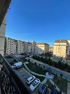 Kirayə verilir 2 otaqlı mənzil 85 m²