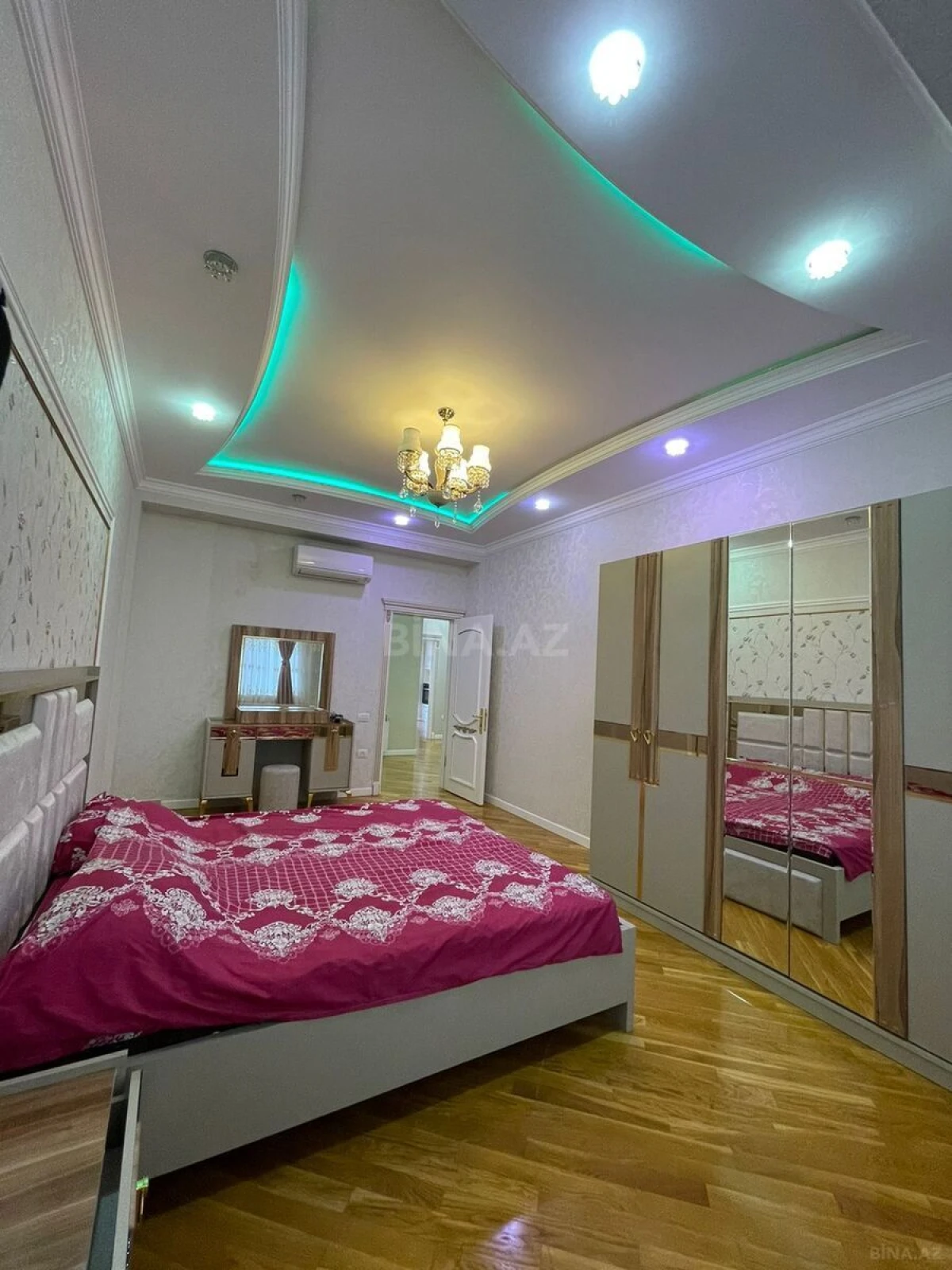 Kirayə verilir 2 otaqlı mənzil 85 m²
