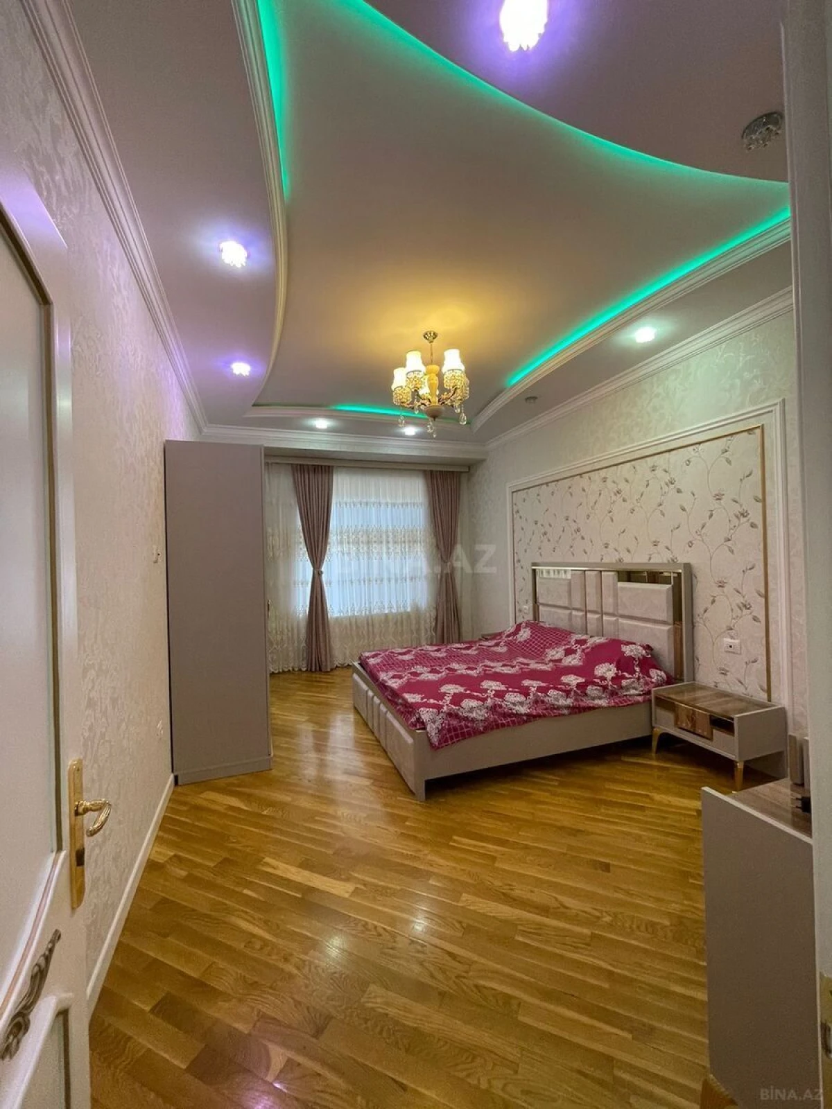Kirayə verilir 2 otaqlı mənzil 85 m²