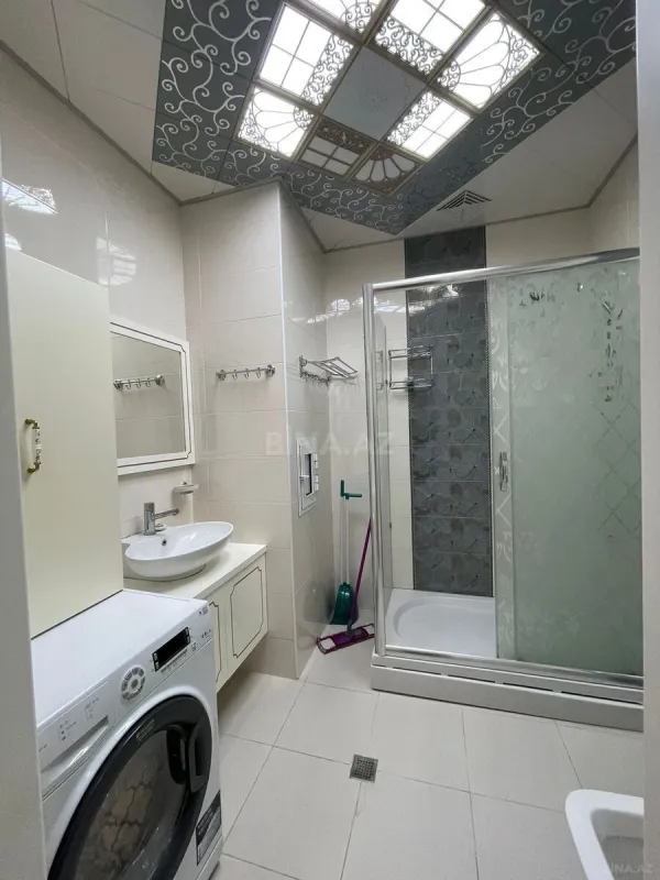 Kirayə verilir 2 otaqlı mənzil 85 m²