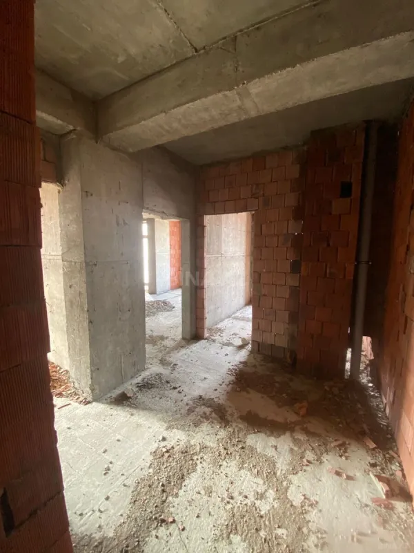 Satılır 3 otaqlı mənzil 85.7 m²
